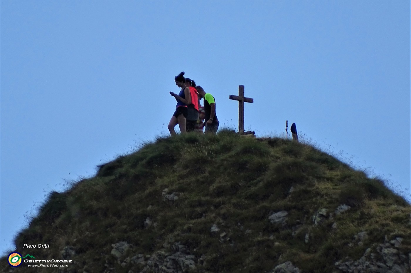 44 Maxi-zoom sulla cima del Monte Tribortoi (2309).JPG
